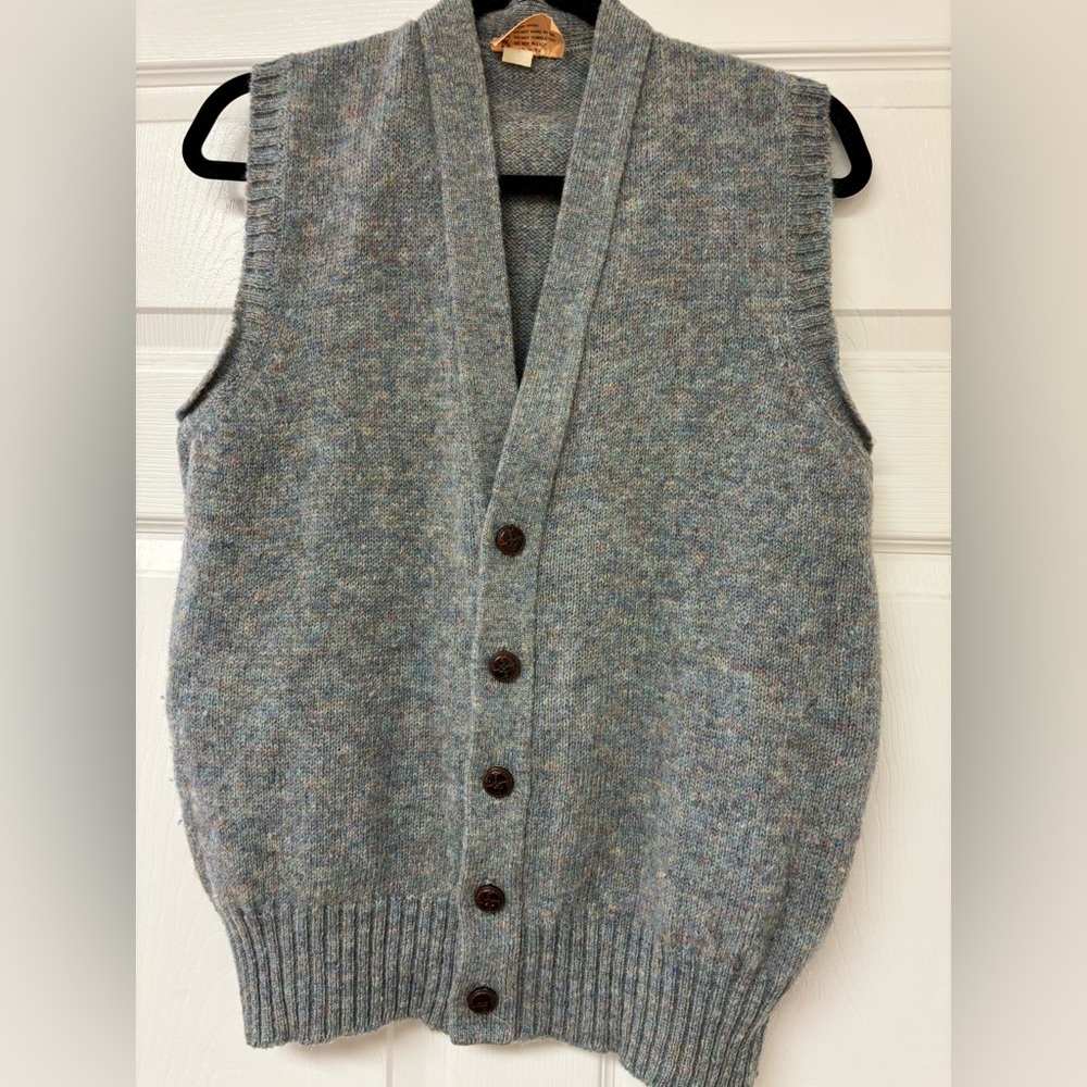 Vintage Shetland Wool Vest Multi Colored. Big brown buttons. Size small